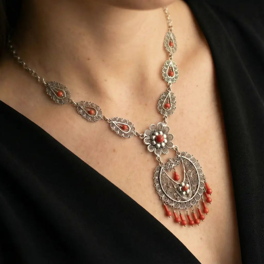 Oaxacan vintage Silver filigree necklace with coral circa