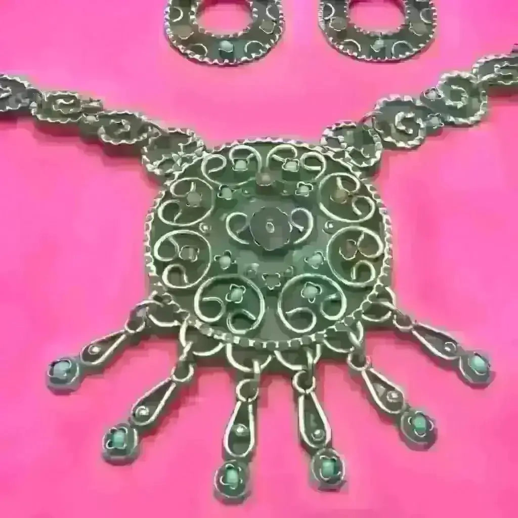 Vintage Mexican Matl Poulet style silver necklace